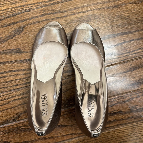 Michael Kors Pumps - Picture 2 of 7